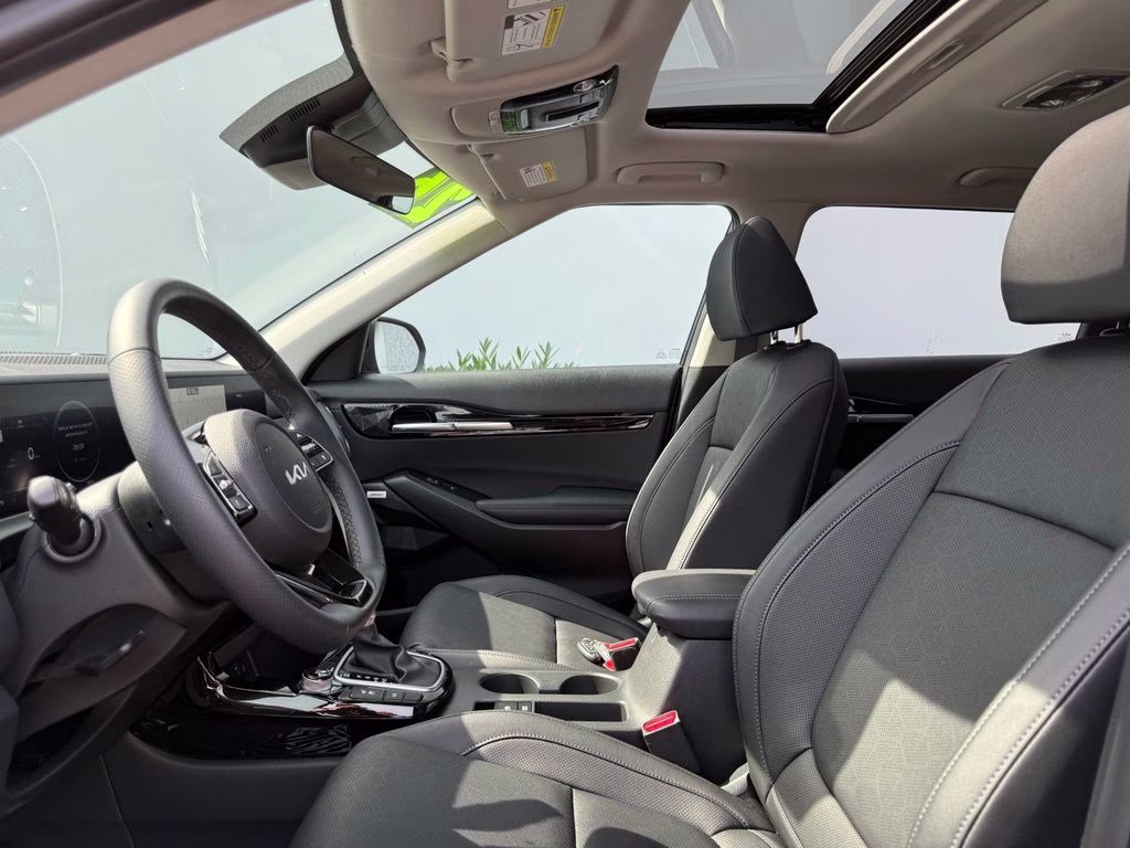 2026 Fusion Black Kia Seltos SX AWD SUV