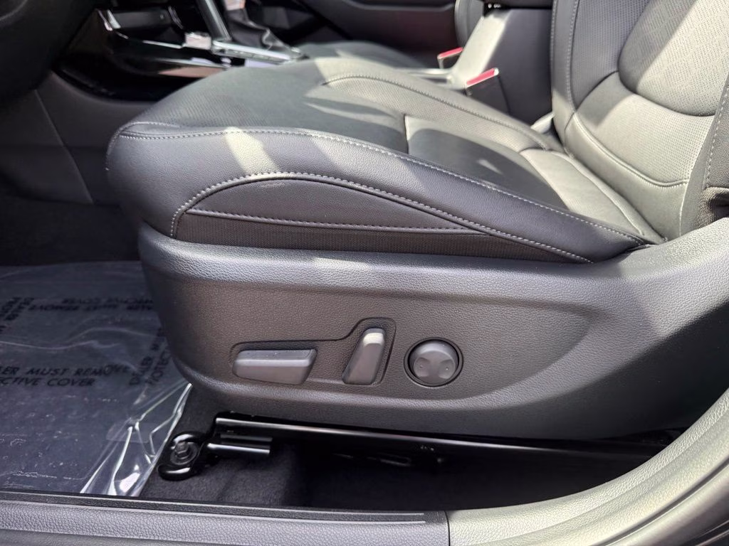 2026 Fusion Black Kia Seltos SX AWD SUV