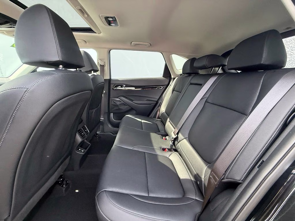2026 Fusion Black Kia Seltos SX AWD SUV