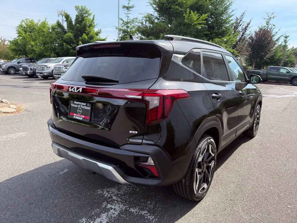 2026 Fusion Black Kia Seltos SX AWD SUV