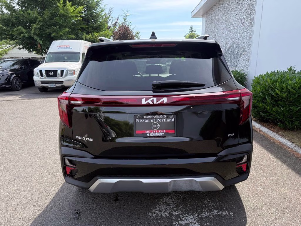 2026 Fusion Black Kia Seltos SX AWD SUV