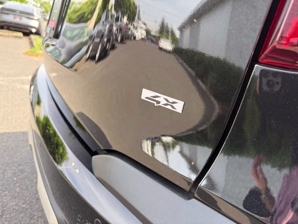 2026 Fusion Black Kia Seltos SX AWD SUV