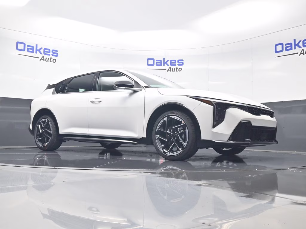2026 Snow White Pearl Kia K4 GT-Line FWD Hatchback