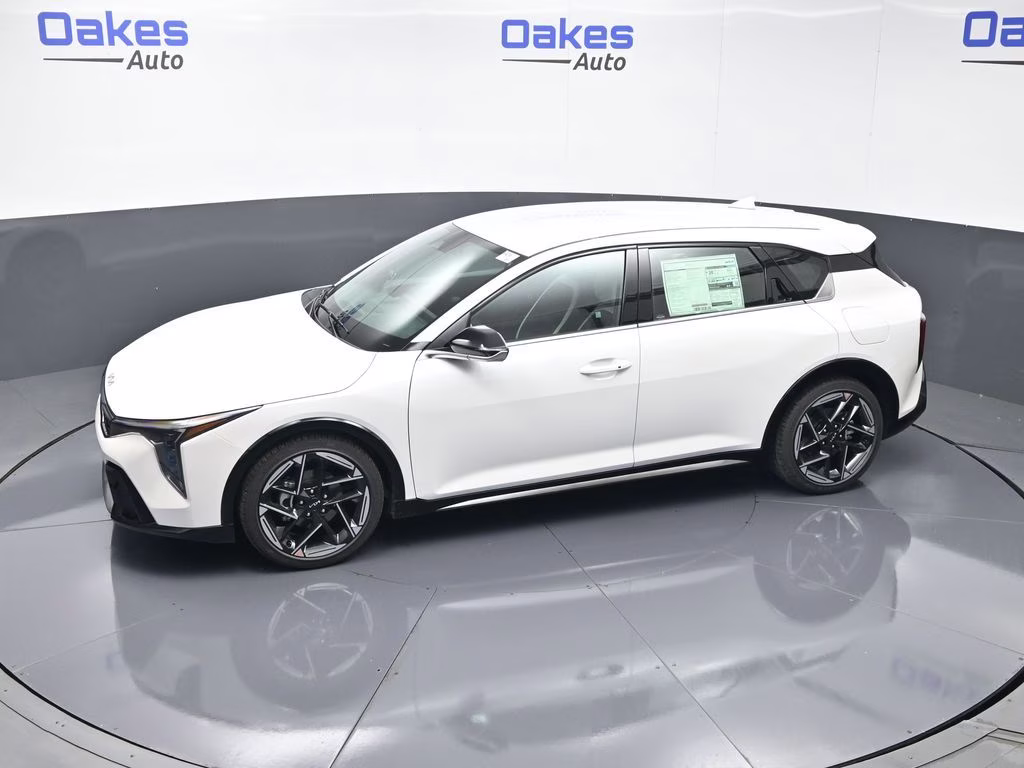 2026 Snow White Pearl Kia K4 GT-Line FWD Hatchback