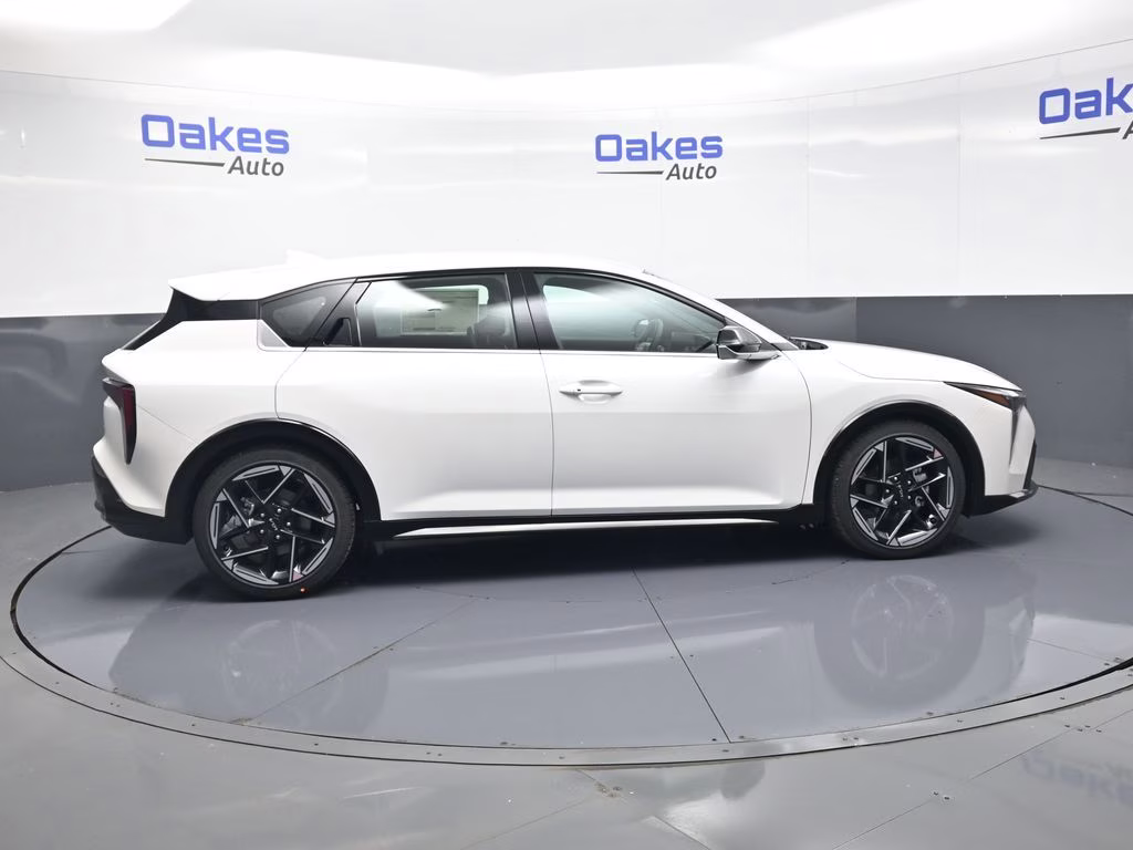 2026 Snow White Pearl Kia K4 GT-Line FWD Hatchback
