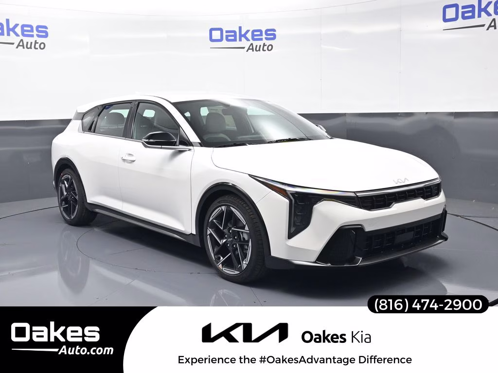 2026 Snow White Pearl Kia K4 GT-Line FWD Hatchback