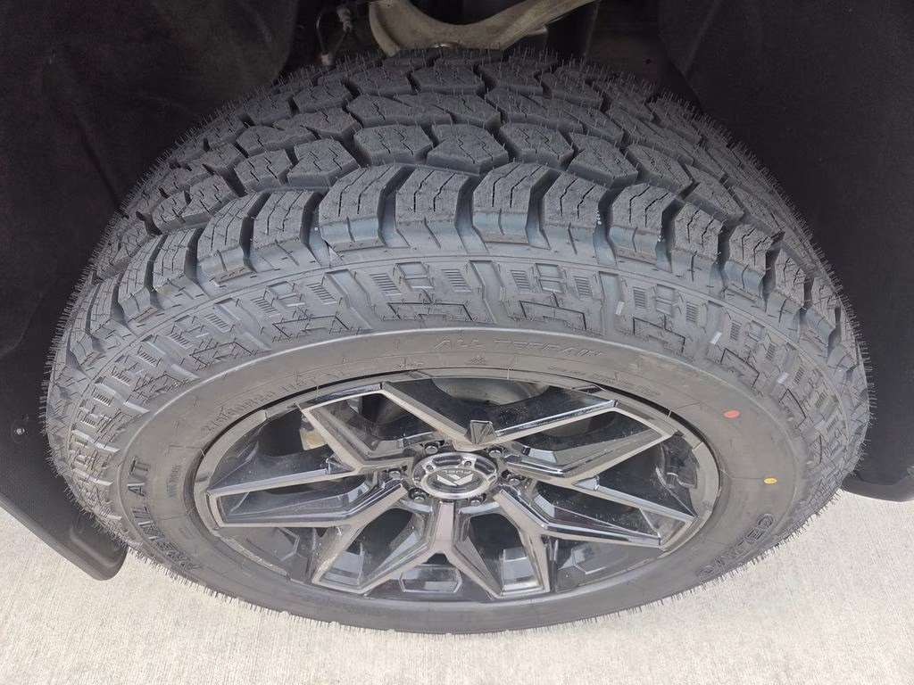 2024 Onyx Black GMC Sierra 1500 AT4 4X4 Truck