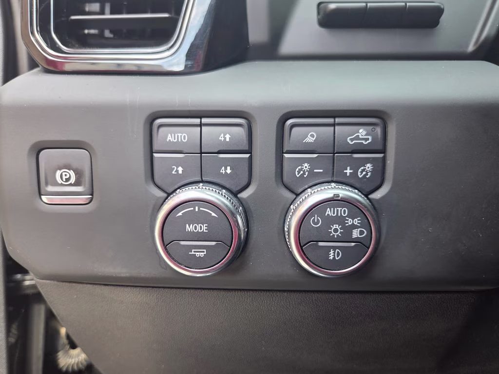 2024 Onyx Black GMC Sierra 1500 AT4 4X4 Truck