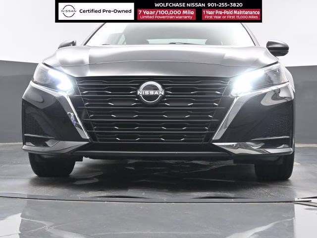 2025 Super Black Clearcoat Nissan Altima 2.5 SL AWD Sedan