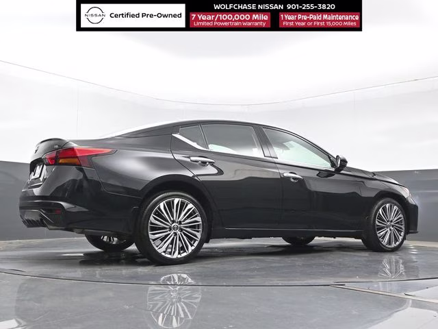 2025 Super Black Clearcoat Nissan Altima 2.5 SL AWD Sedan