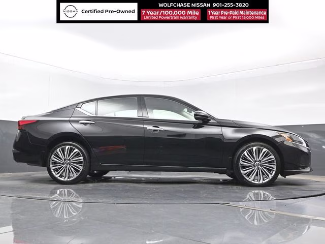 2025 Super Black Clearcoat Nissan Altima 2.5 SL AWD Sedan