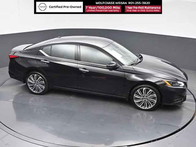2025 Super Black Clearcoat Nissan Altima 2.5 SL AWD Sedan