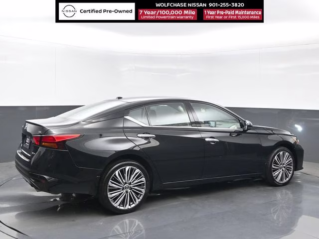 2025 Super Black Clearcoat Nissan Altima 2.5 SL AWD Sedan