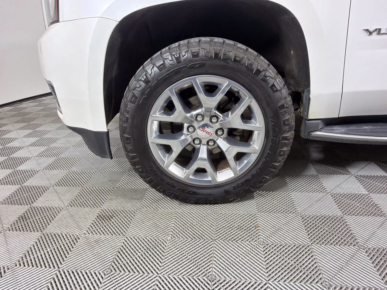 2016 White Frost Tricoat GMC Yukon SLT RWD SUV