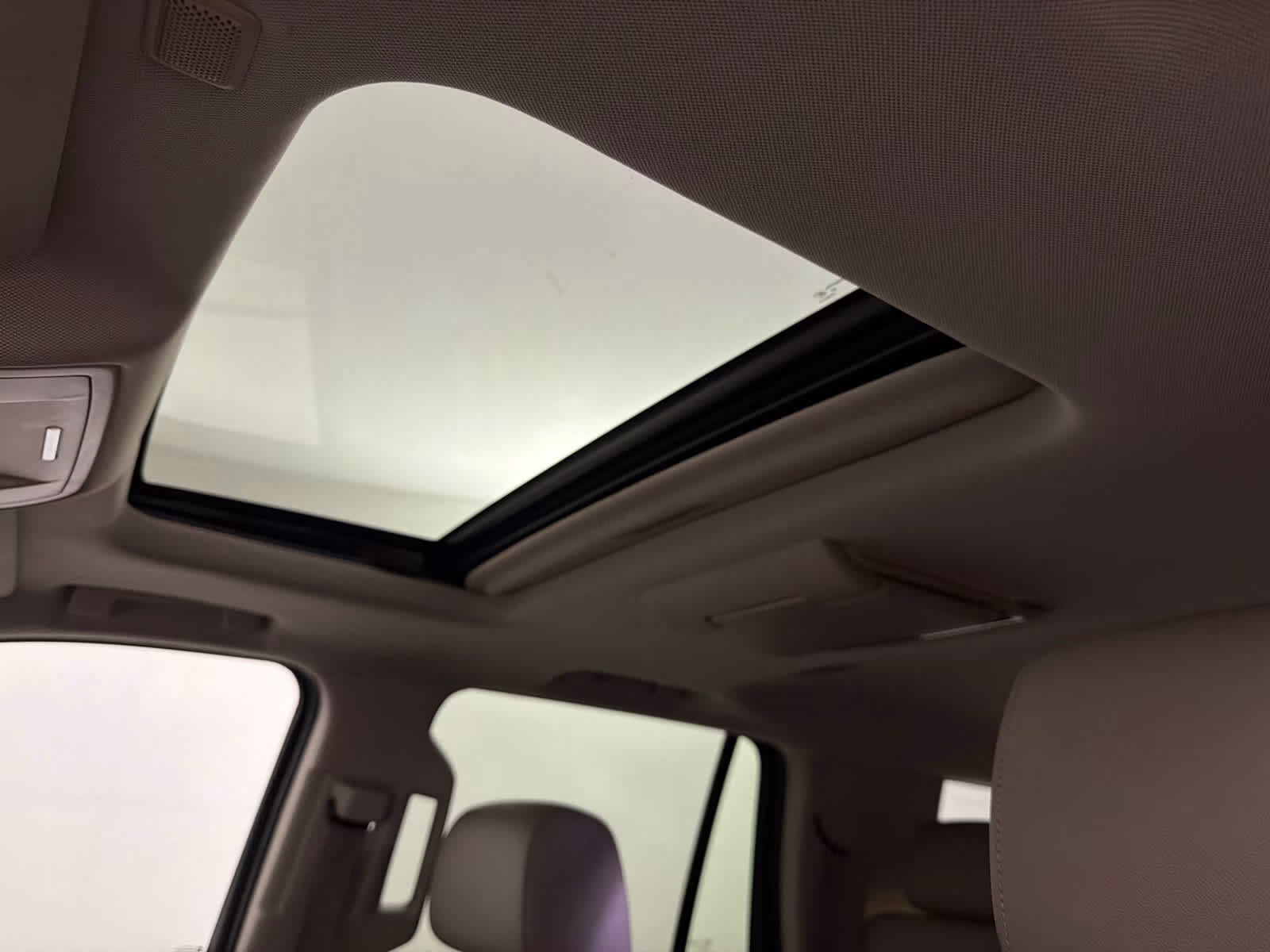 2016 White Frost Tricoat GMC Yukon SLT RWD SUV
