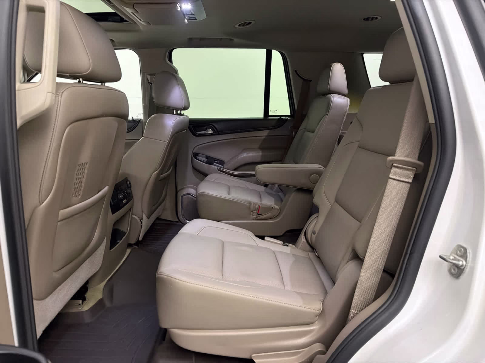 2016 White Frost Tricoat GMC Yukon SLT RWD SUV