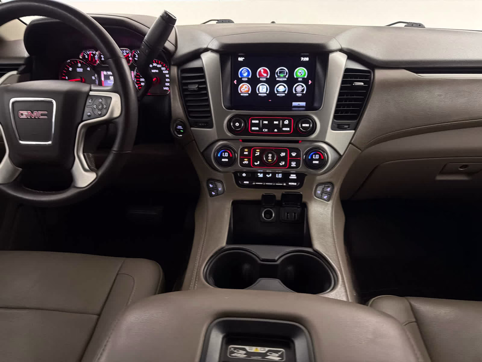 2016 White Frost Tricoat GMC Yukon SLT RWD SUV