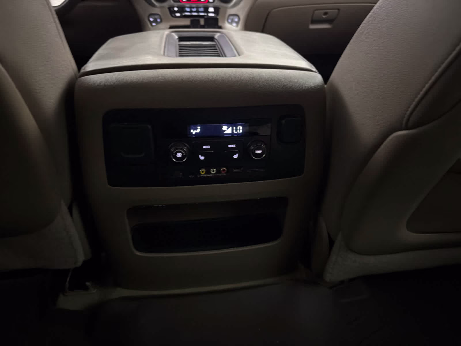 2016 White Frost Tricoat GMC Yukon SLT RWD SUV