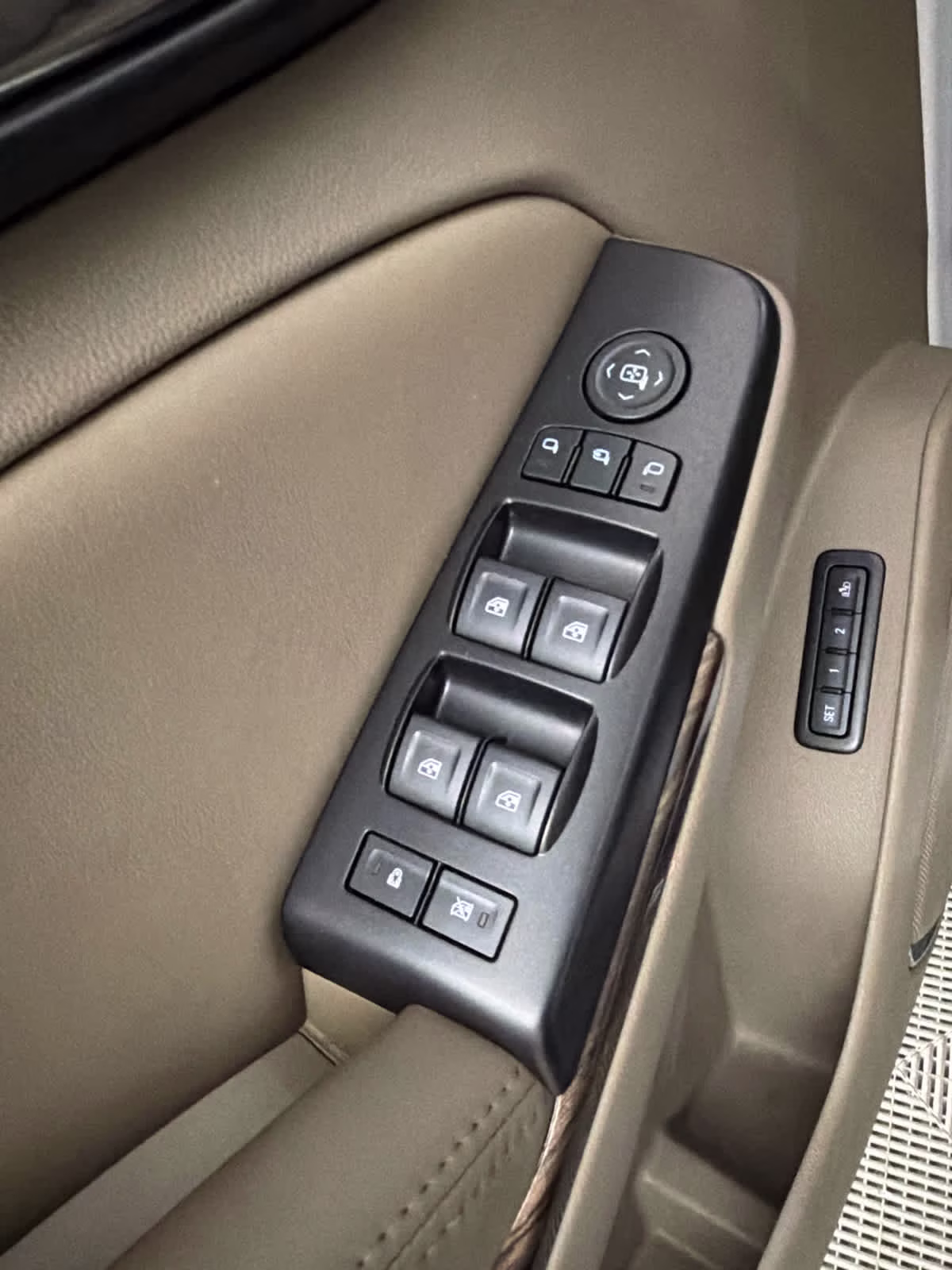 2016 White Frost Tricoat GMC Yukon SLT RWD SUV