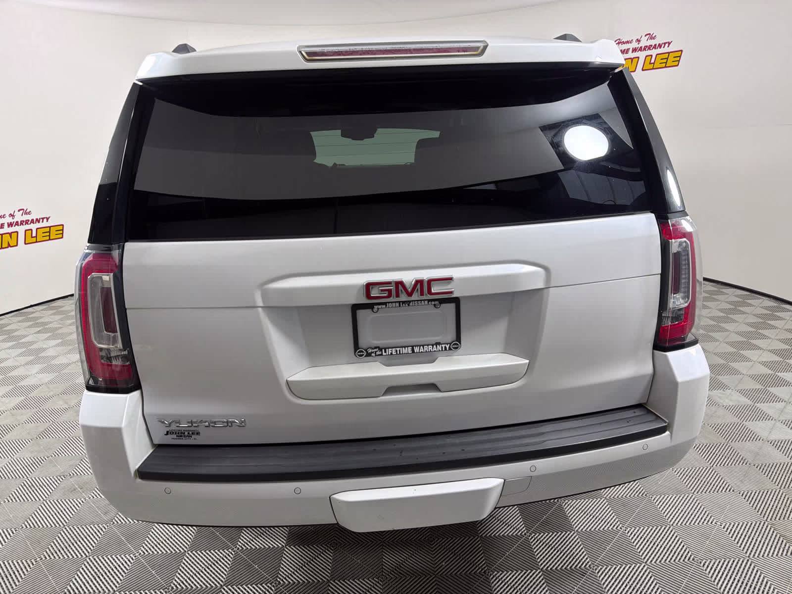 2016 White Frost Tricoat GMC Yukon SLT RWD SUV