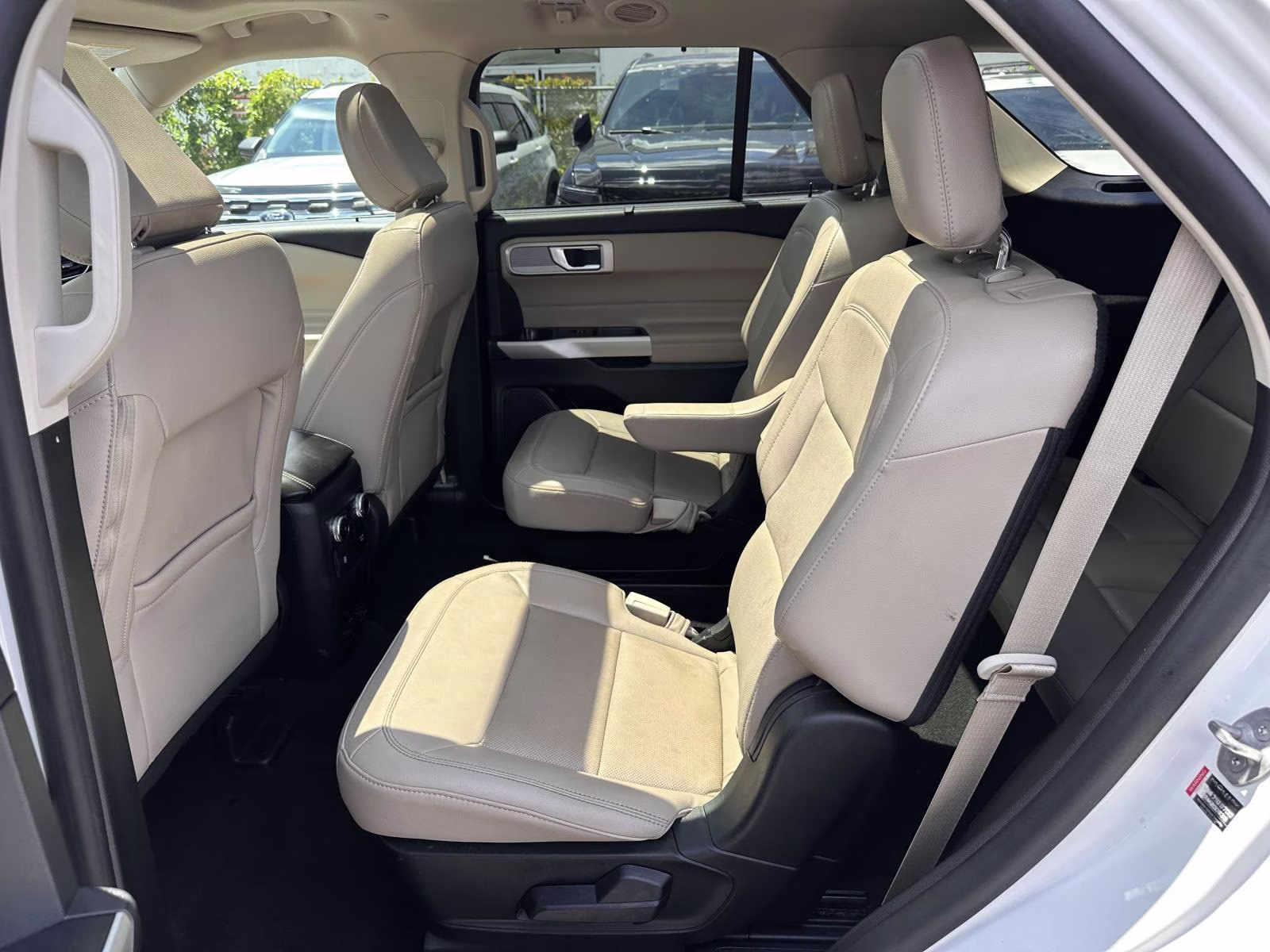 2023 Star White Metallic Tri-Coat Ford Explorer Limited 4WD 4X4 SUV