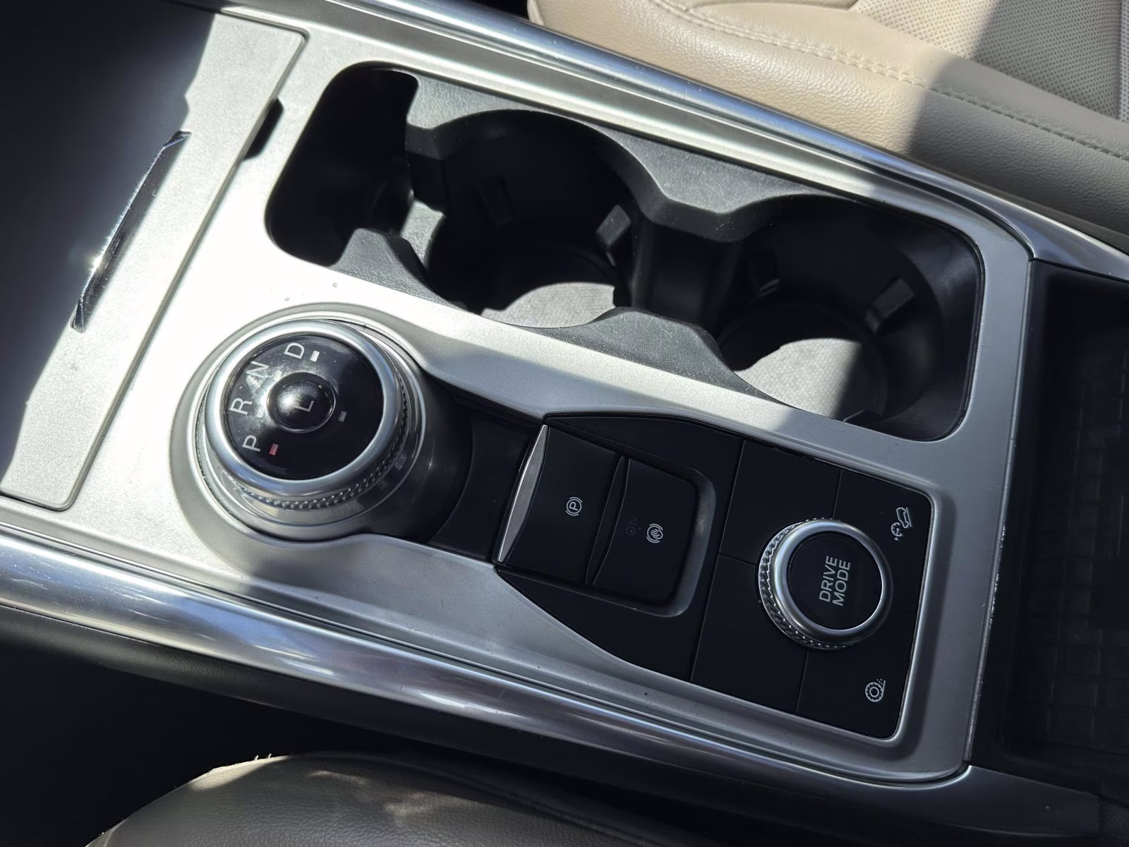 2023 Star White Metallic Tri-Coat Ford Explorer Limited 4WD 4X4 SUV
