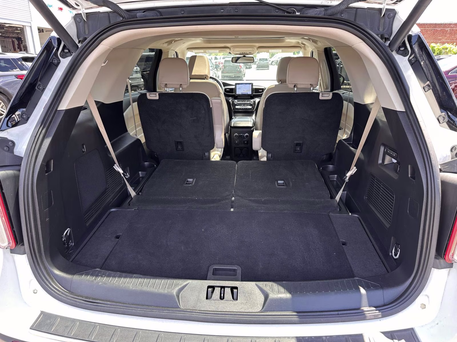 2023 Star White Metallic Tri-Coat Ford Explorer Limited 4WD 4X4 SUV