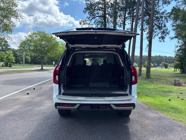 2025 Oxford White Ford Expedition Platinum 4X4 SUV