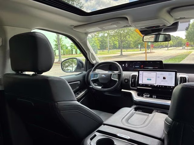 2025 Oxford White Ford Expedition Platinum 4X4 SUV