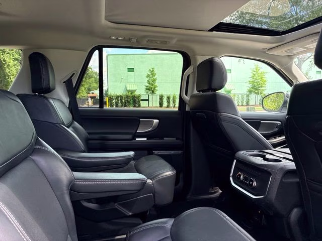 2025 Oxford White Ford Expedition Platinum 4X4 SUV