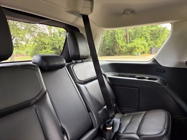 2025 Oxford White Ford Expedition Platinum 4X4 SUV