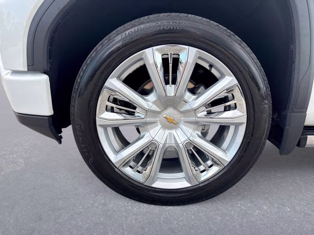 2023 White Frost GMC Sierra 1500 Denali 4X4 Truck