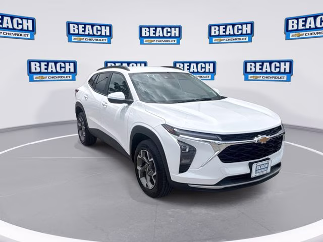 2025 Summit White Chevrolet Trax LT FWD SUV