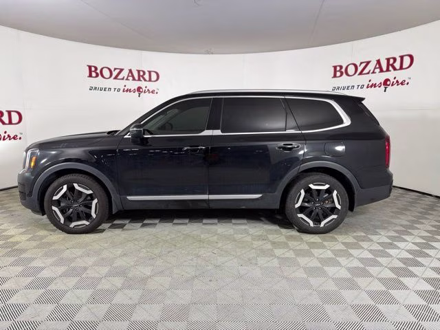 2024 Ebony Black Kia Telluride S FWD SUV