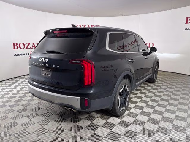 2024 Ebony Black Kia Telluride S FWD SUV