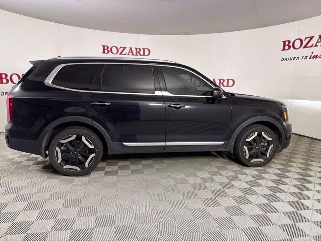 2024 Ebony Black Kia Telluride S FWD SUV