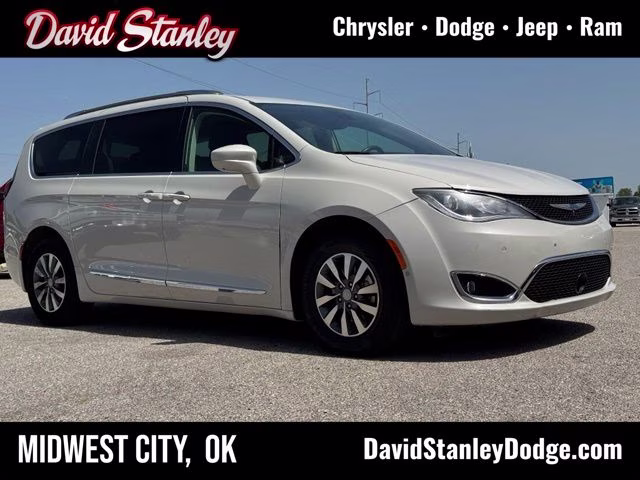 2020 Chrysler Pacifica Touring L Plus's photo