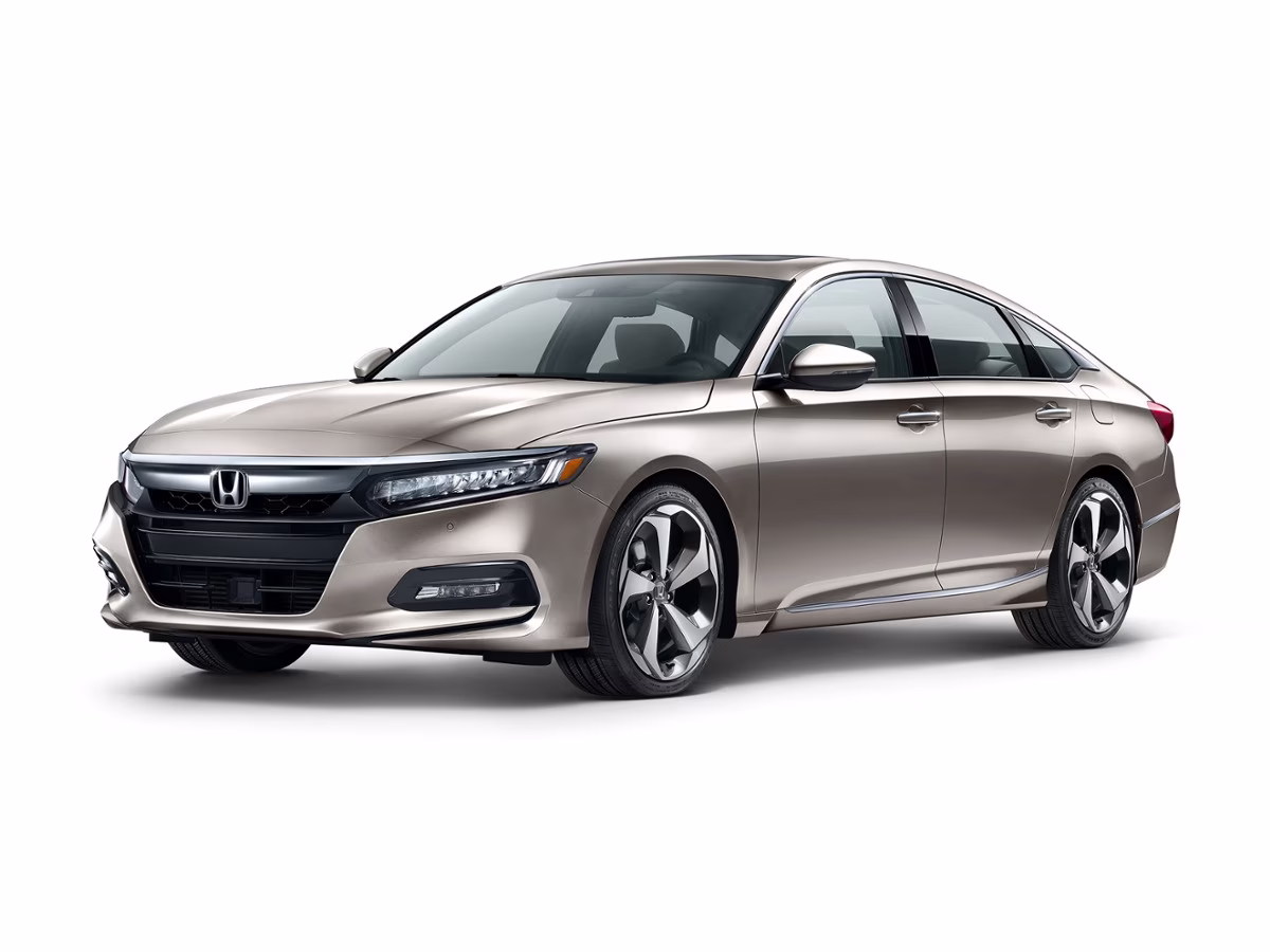 2018 White Honda Accord Touring 2.0T FWD Sedan