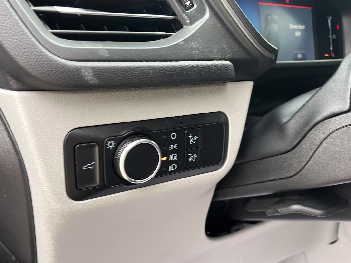2024 Oxford White Ford Escape Active AWD SUV