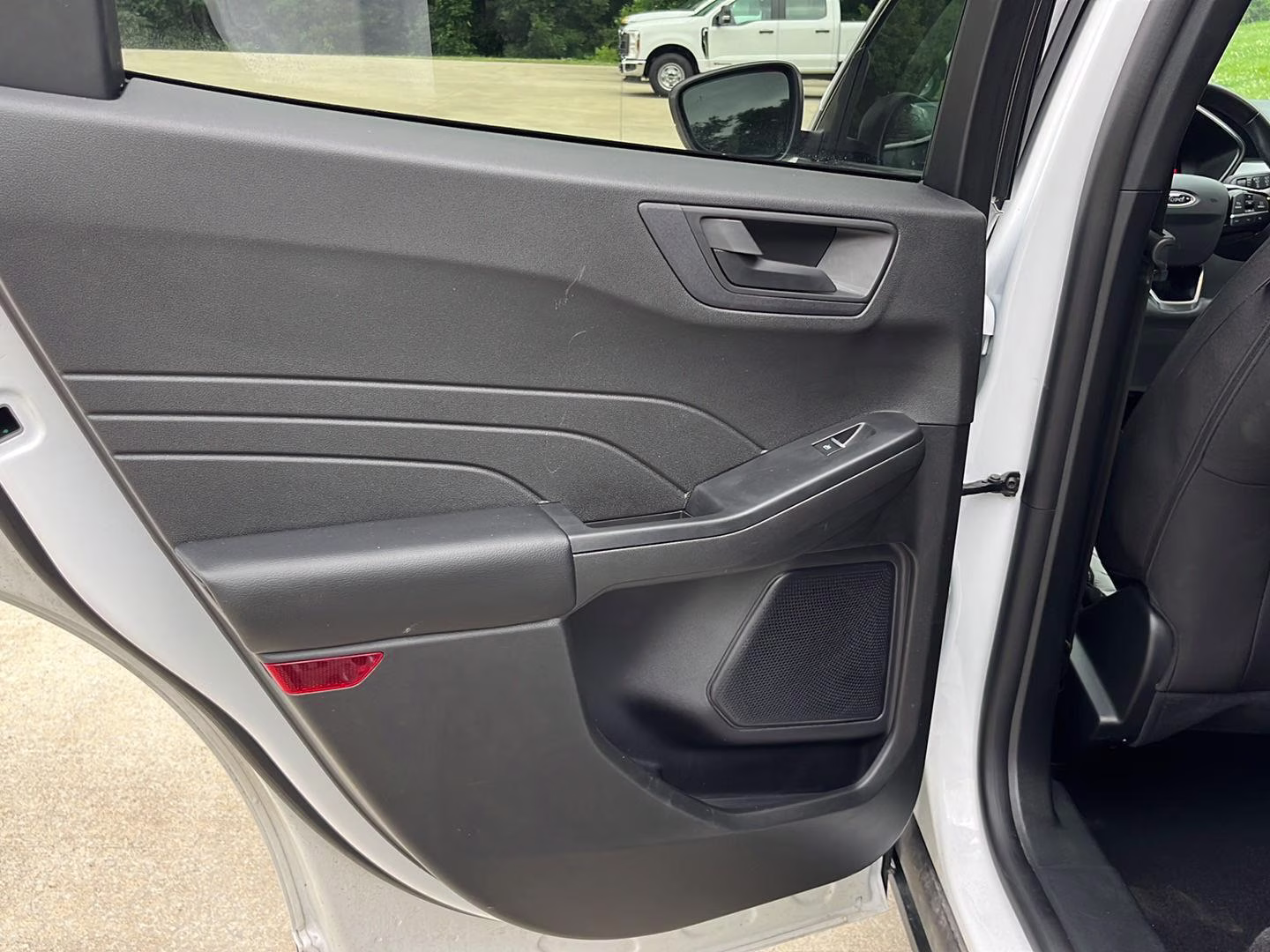 2024 Oxford White Ford Escape Active AWD SUV