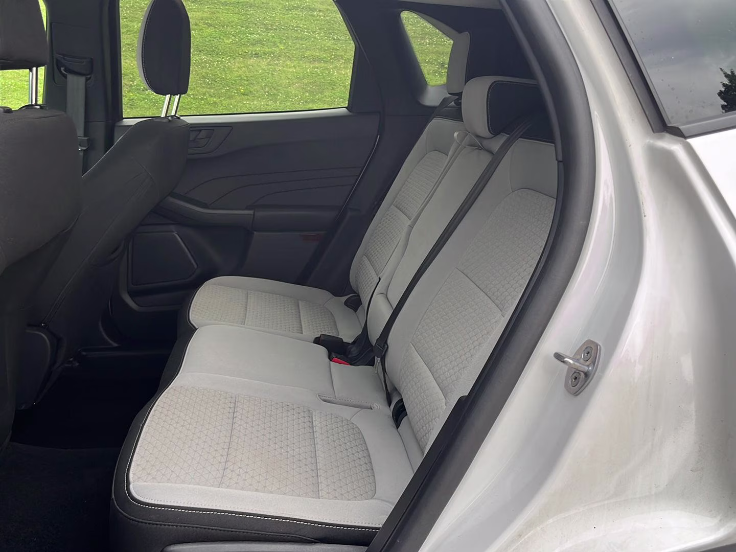 2024 Oxford White Ford Escape Active AWD SUV