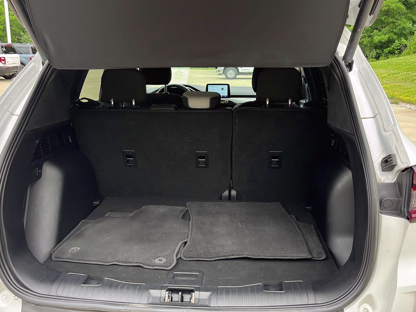 2024 Oxford White Ford Escape Active AWD SUV