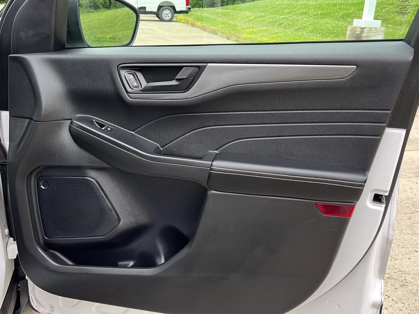 2024 Oxford White Ford Escape Active AWD SUV