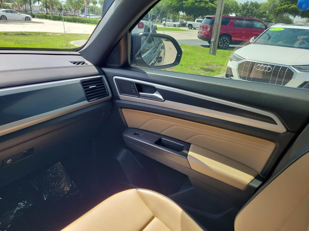 2023 Deep Black Pearl Volkswagen Atlas Cross Sport 3.6L V6 SE w/Technology FWD SUV