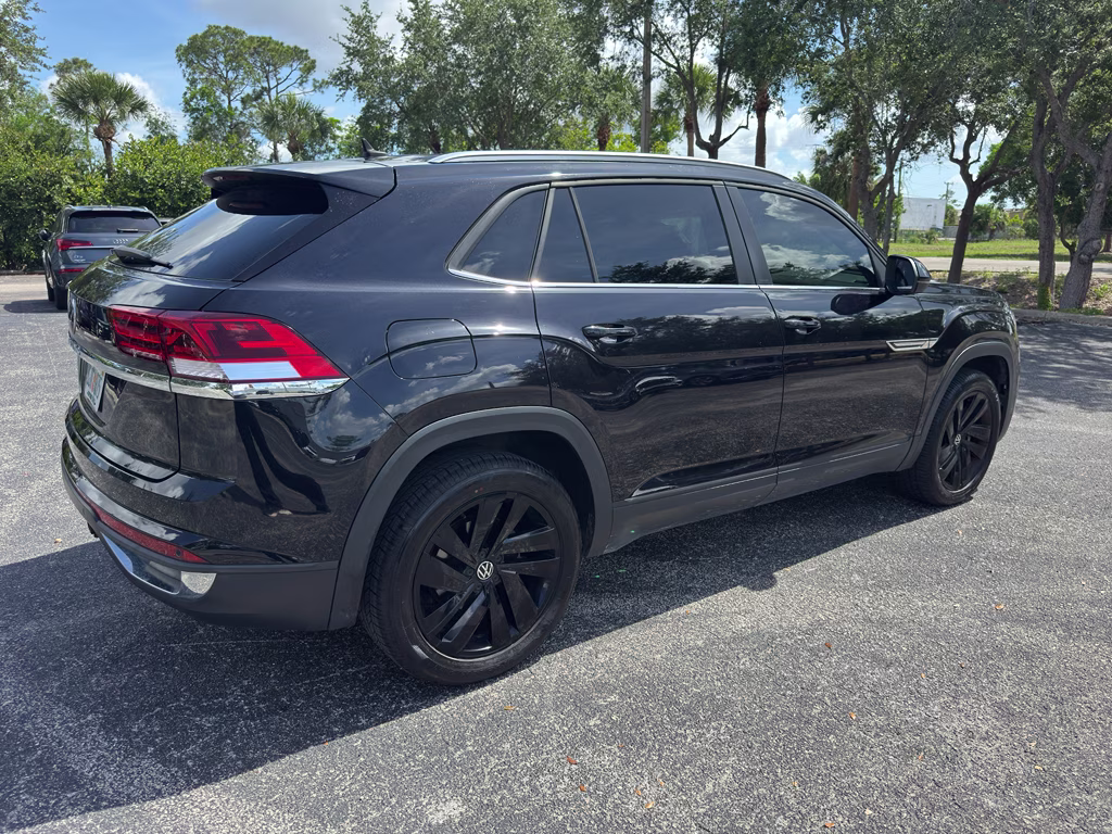 2023 Deep Black Pearl Volkswagen Atlas Cross Sport 3.6L V6 SE w/Technology FWD SUV