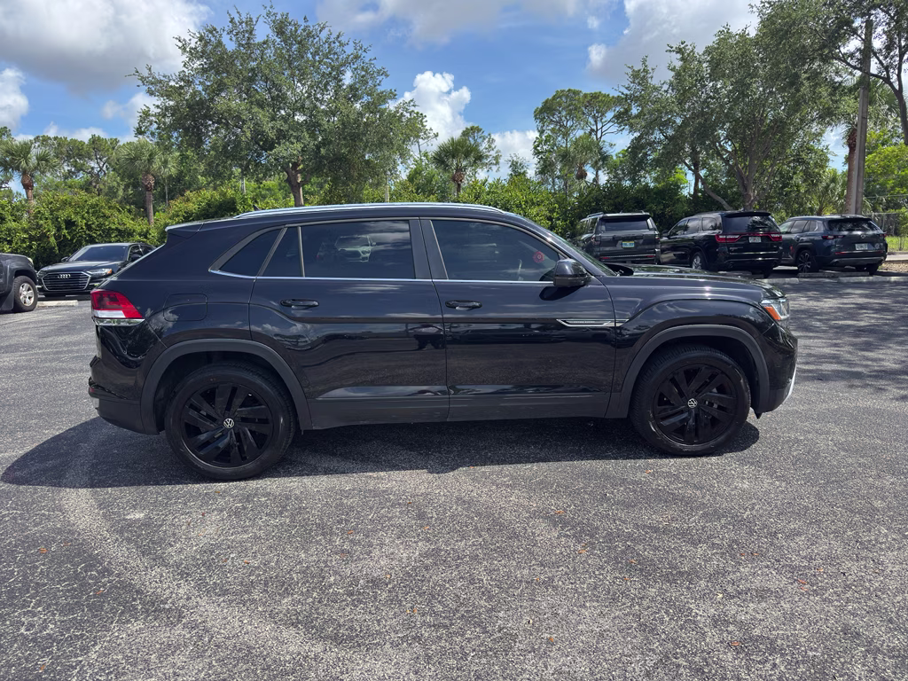 2023 Deep Black Pearl Volkswagen Atlas Cross Sport 3.6L V6 SE w/Technology FWD SUV