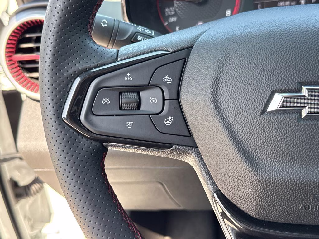 2024 Summit White Chevrolet Trax 1RS FWD SUV