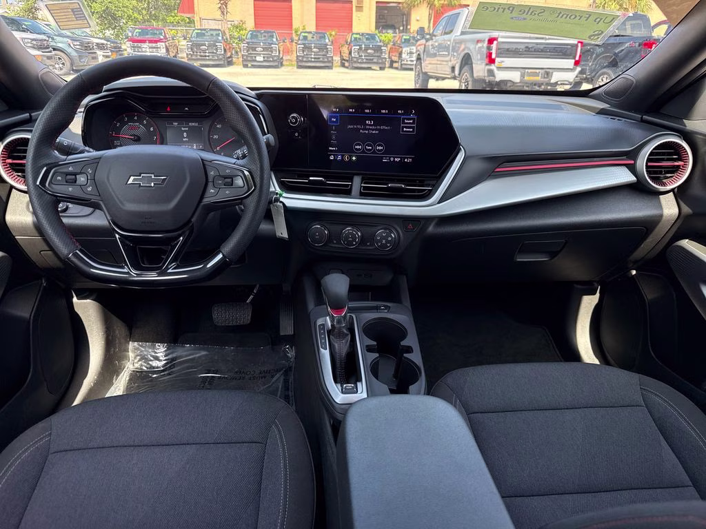 2024 Summit White Chevrolet Trax 1RS FWD SUV
