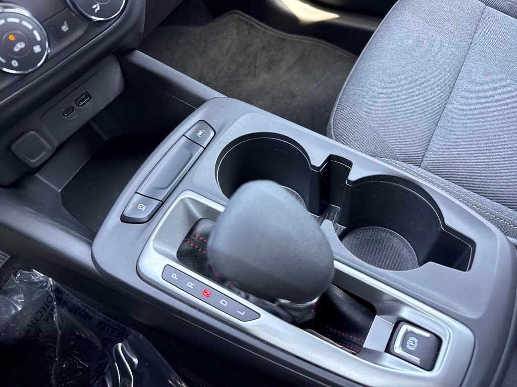 2024 Summit White Chevrolet Trax 1RS FWD SUV