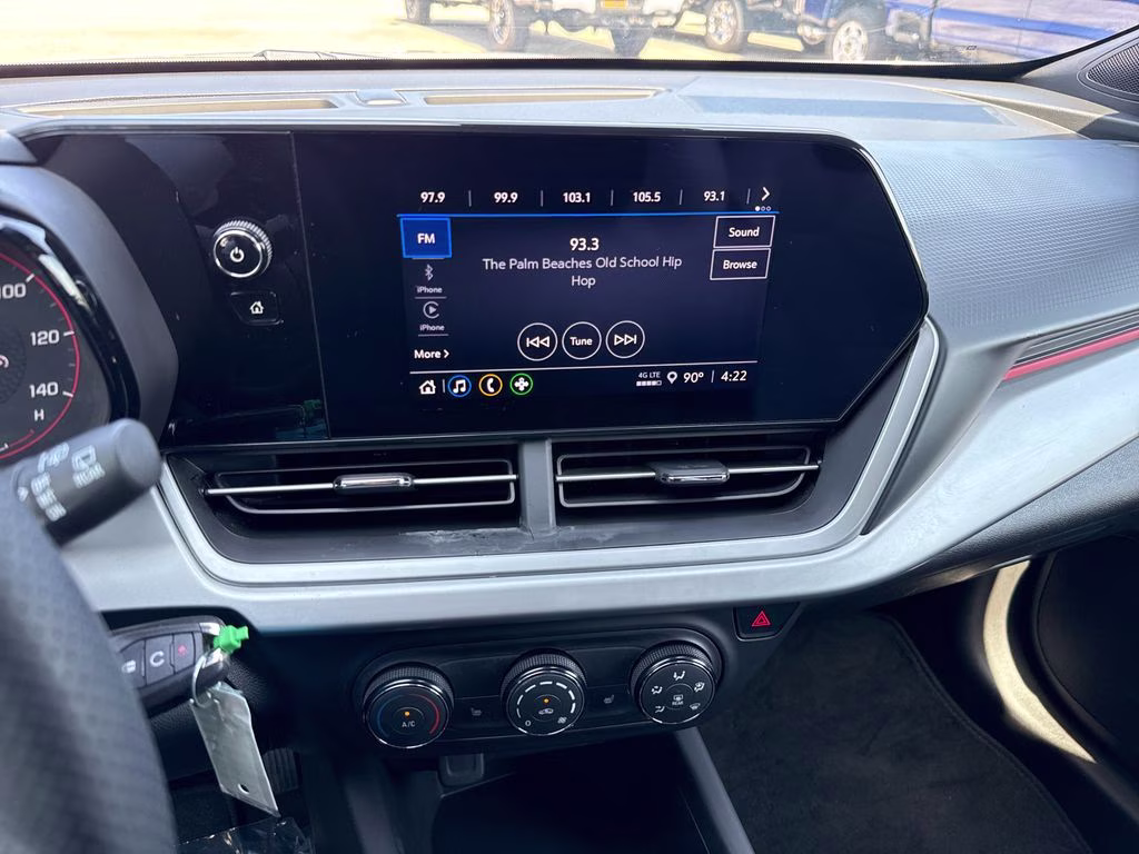 2024 Summit White Chevrolet Trax 1RS FWD SUV